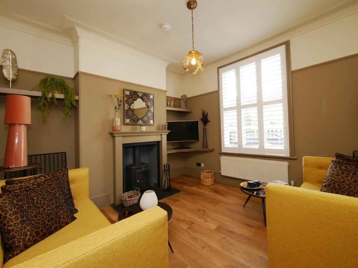 Bar Wall Cottage-City Wall Views-Sleeps 5 요크 외부 사진