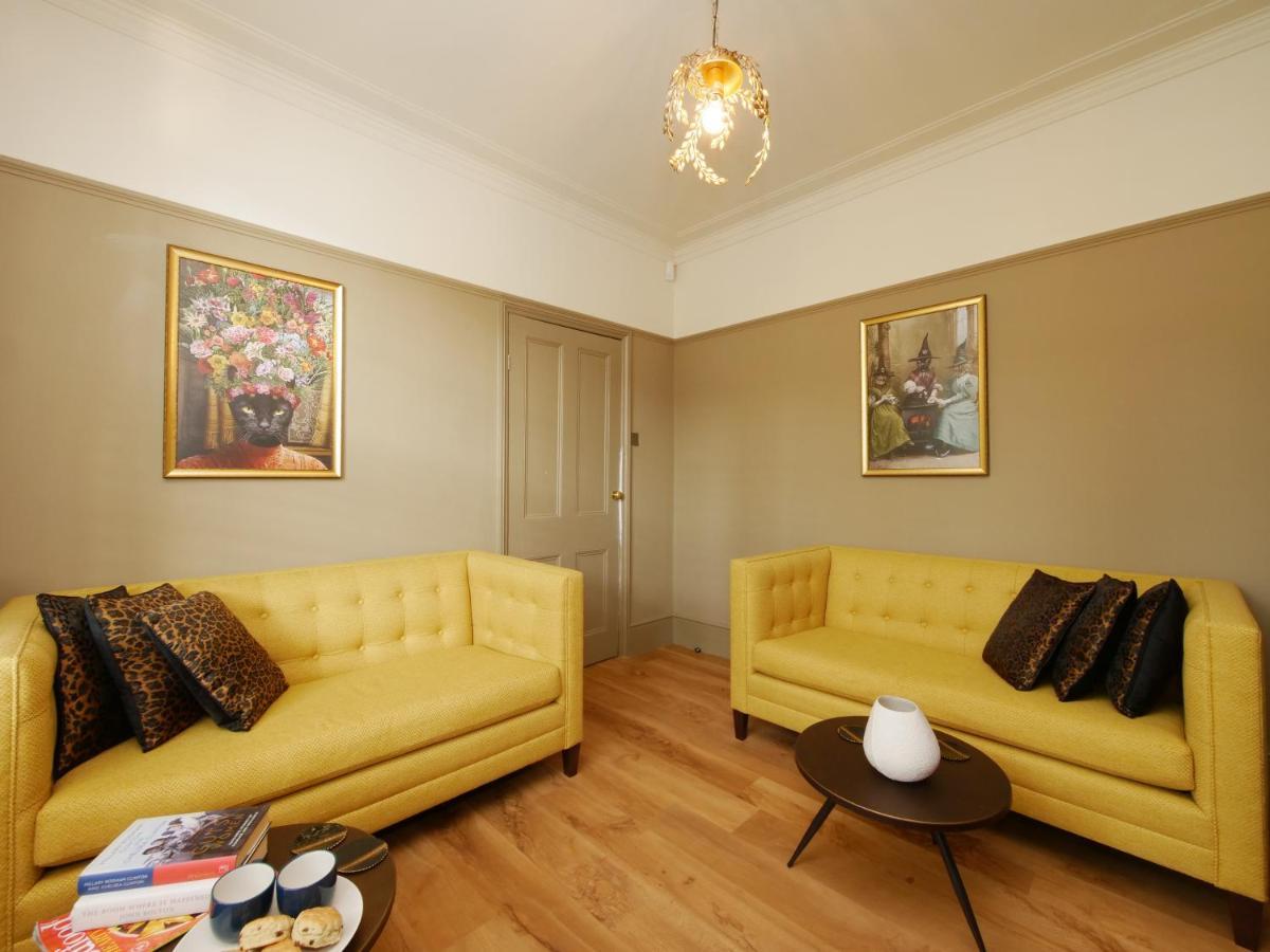 Bar Wall Cottage-City Wall Views-Sleeps 5 요크 외부 사진