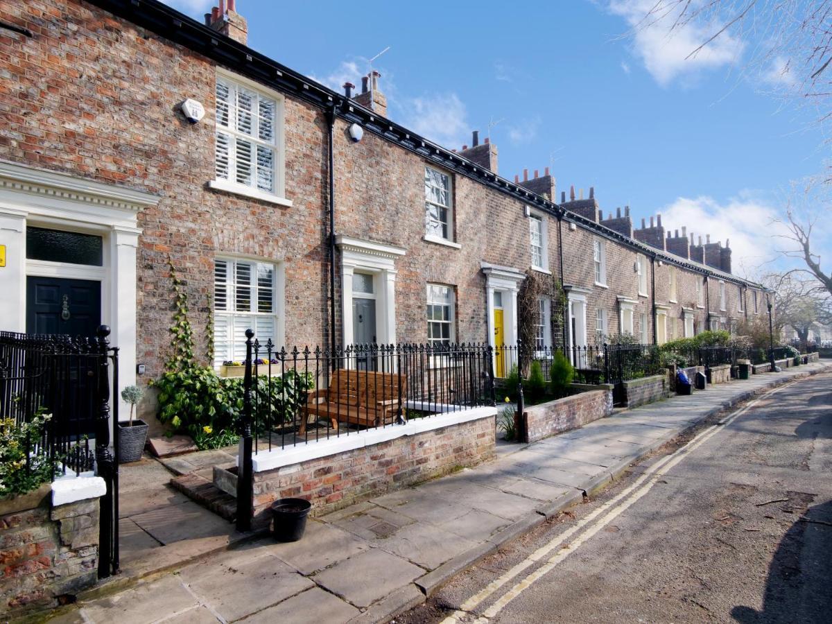 Bar Wall Cottage-City Wall Views-Sleeps 5 요크 외부 사진